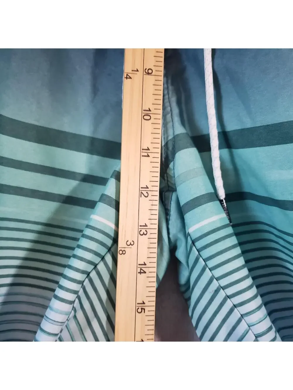 Freeworld Men’s Board Shorts Size 36 Blue/Green Striped Drawstring